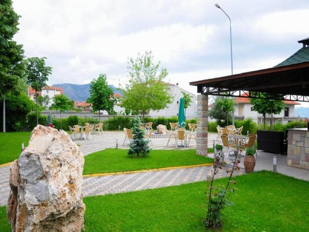 Hotel George Korce Exterior photo
